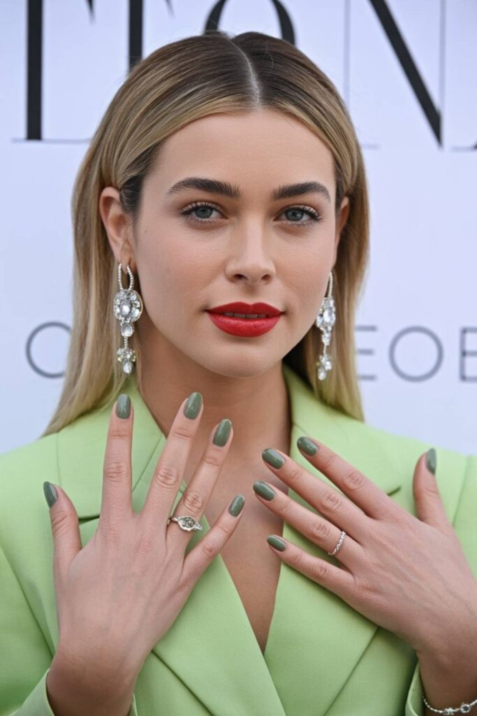 Sage Green Nails Ideas