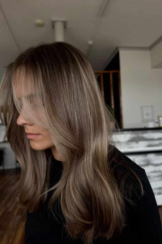 48 Long Hairstyles for Women Over 40 That Look Youthful, Polished, and Effortlessly Modern (2026 Guide) 8 Long Hair With Soft Balayage Dimension