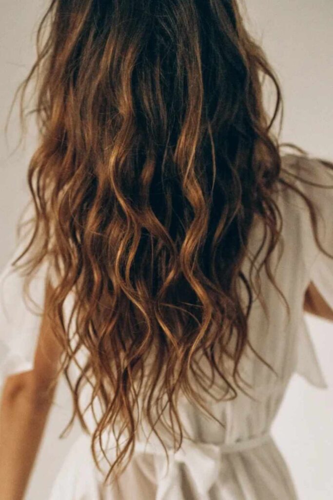 27 Cowgirl Hairstyle Ideas That Feel Modern, Effortless, and 2026-Ready 29 Long layers with air-dried texture