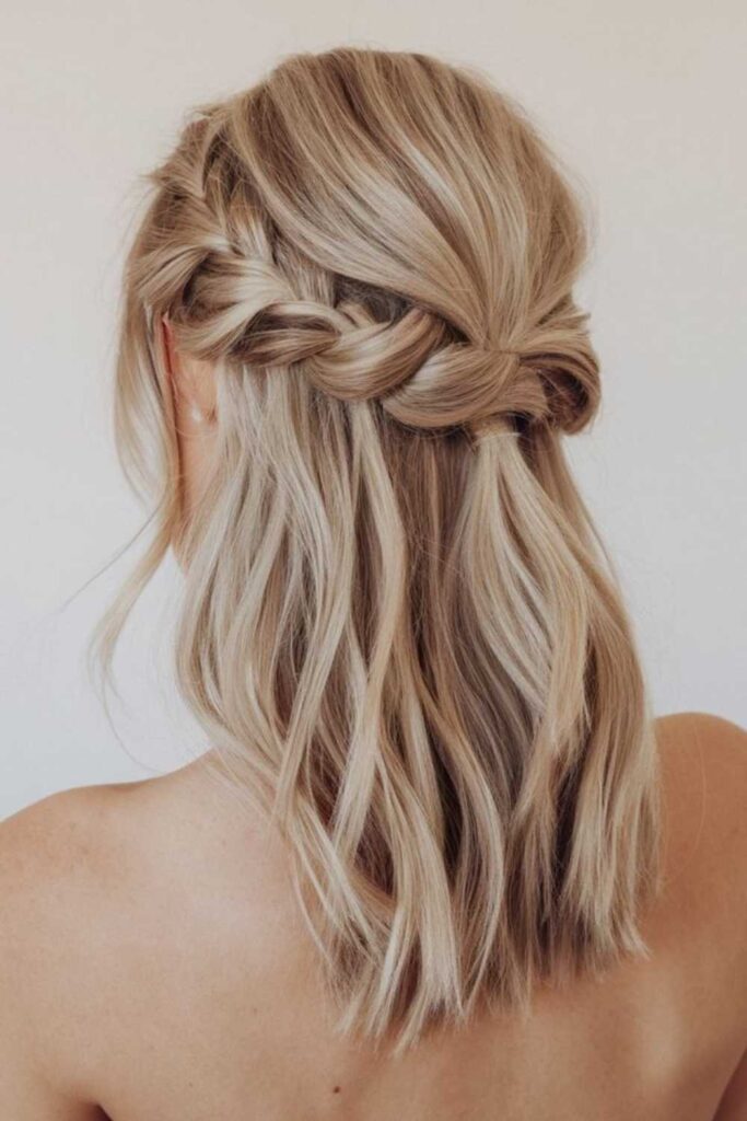 27 Cowgirl Hairstyle Ideas That Feel Modern, Effortless, and 2026-Ready 30 Soft waves with middle braid