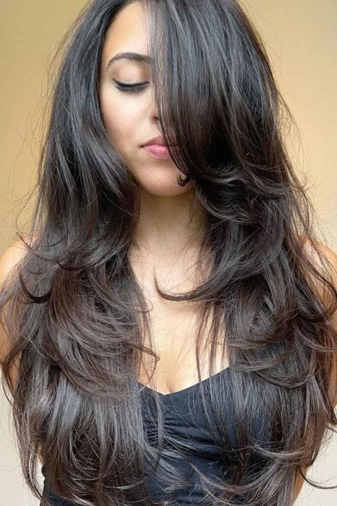 27 Cowgirl Hairstyle Ideas That Feel Modern, Effortless, and 2026-Ready 19 Wind-swept straight hair