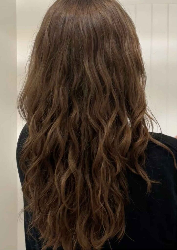 Long Wavy Hairstyle Ideas Modern, Effortless & Timeless Looks 9 Budget-Friendly Long Wavy Hairstyle Ideas